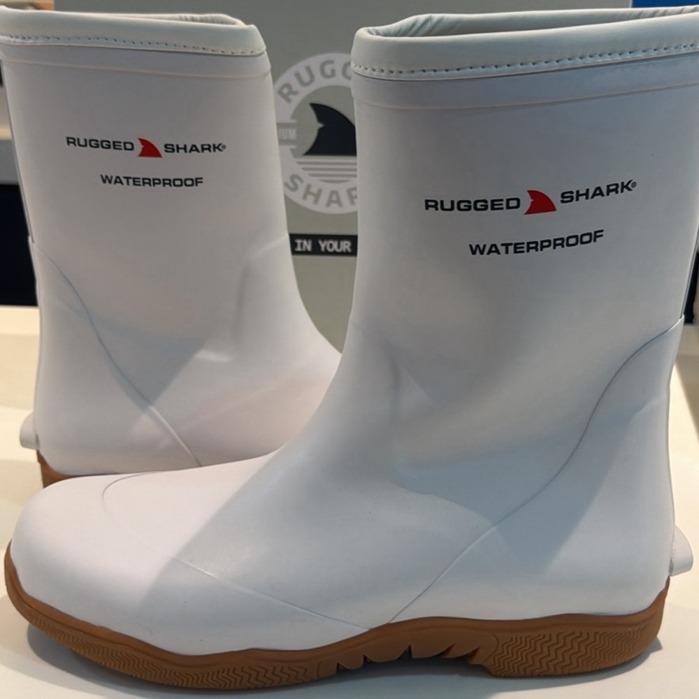 Men’s Rugged Shark Deck Boots NIB